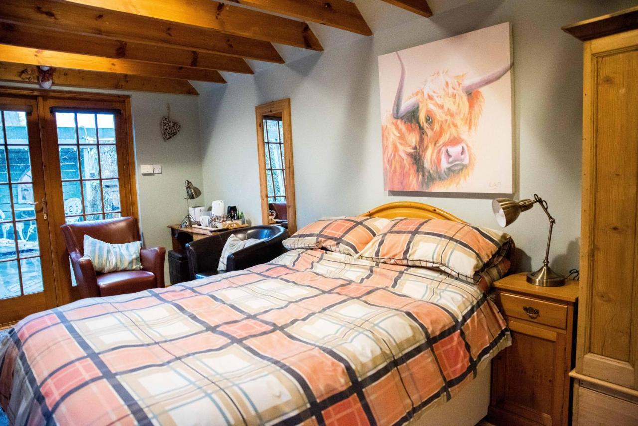 Bed and Breakfast Kirkstyle Hideaway Арброт Екстер'єр фото