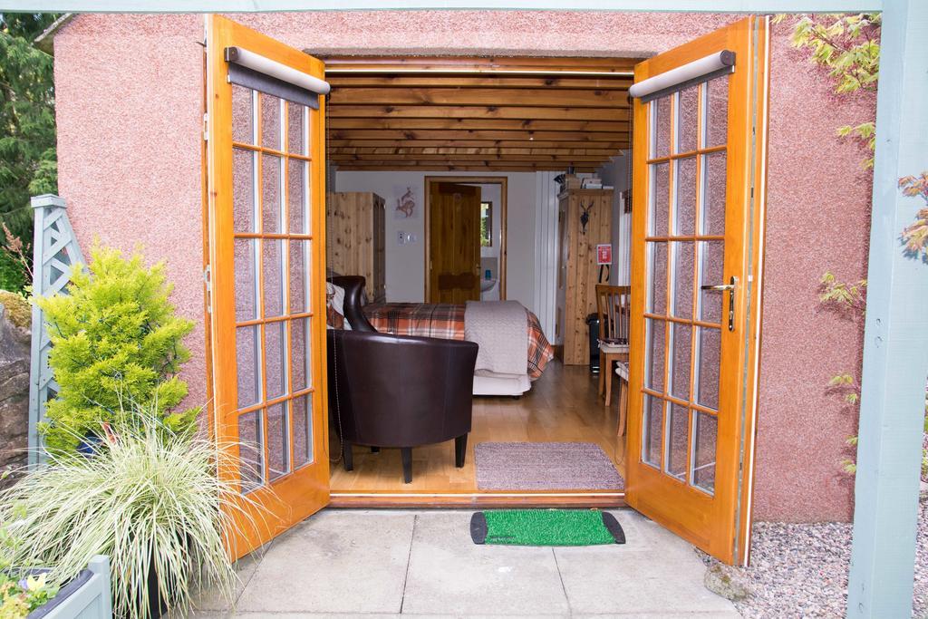 Bed and Breakfast Kirkstyle Hideaway Арброт Екстер'єр фото